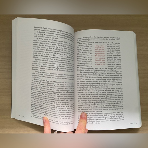 The 48 Laws of Power Book by Robert Greene Softcover - Picture 4 of 5